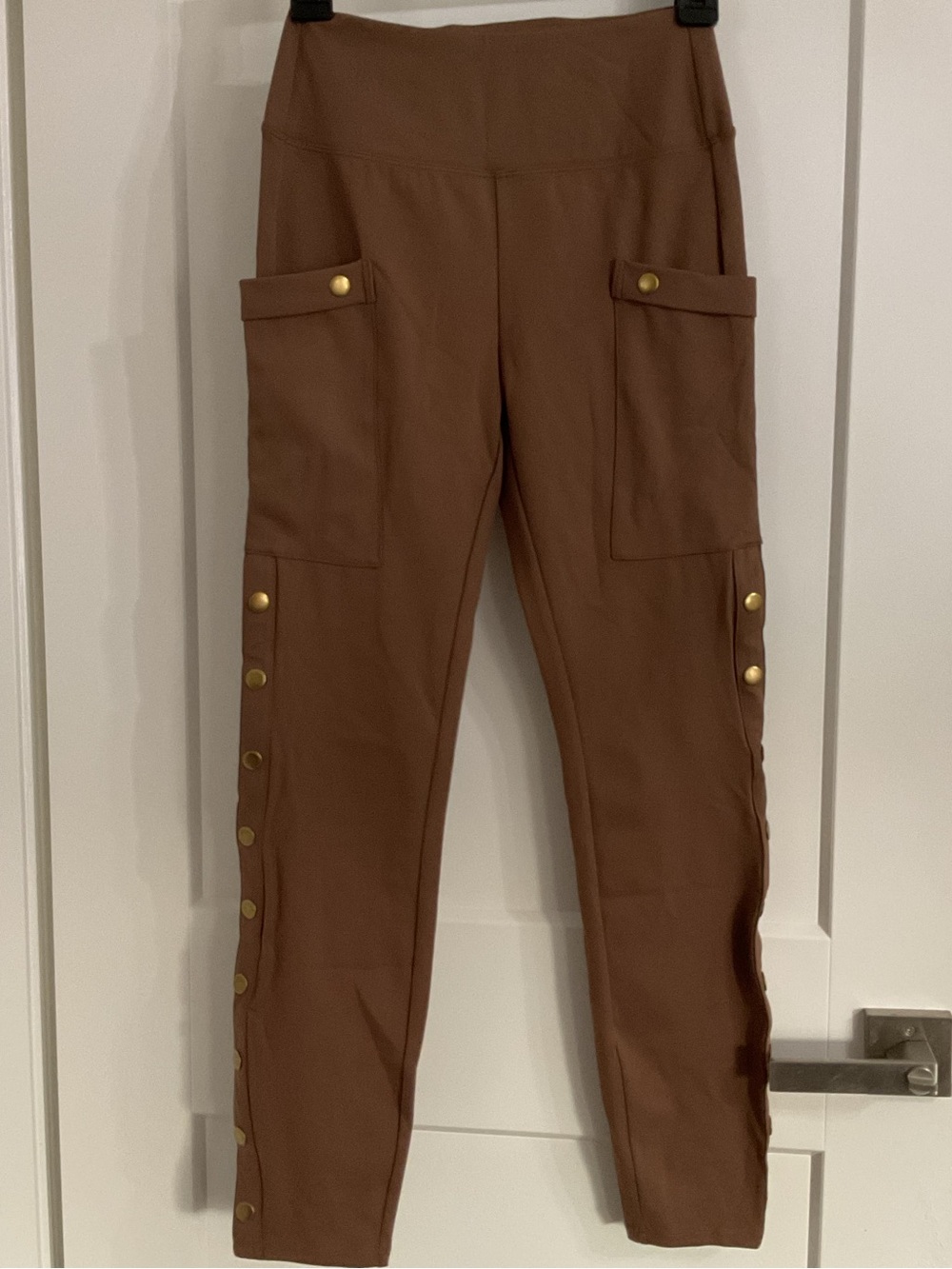 HALARA Brown Cargo Studded Leggings NWT